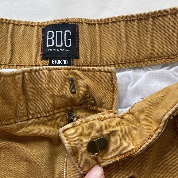 BDG Mia Embroidered Straight Leg Chino Pant Size 6 - Picture 10 of 10